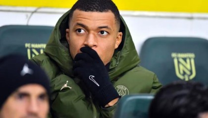 乐鱼官网-姆巴佩替补，恩里克否认“惩罚说”：轮换而已