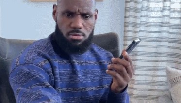 比你多40亿！湖媒晒老詹表情包 调戏老对手绿军