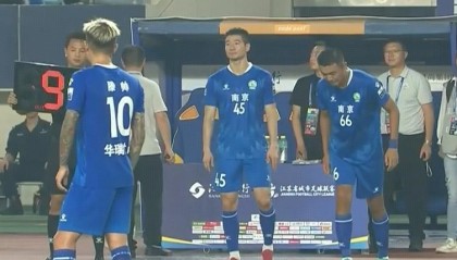 乐鱼平台-替换队友出场，吉翔在南京奥体代表南京队完成“苏超”首秀